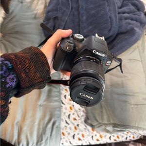 Canon Black t7 EOS Camera with Lens